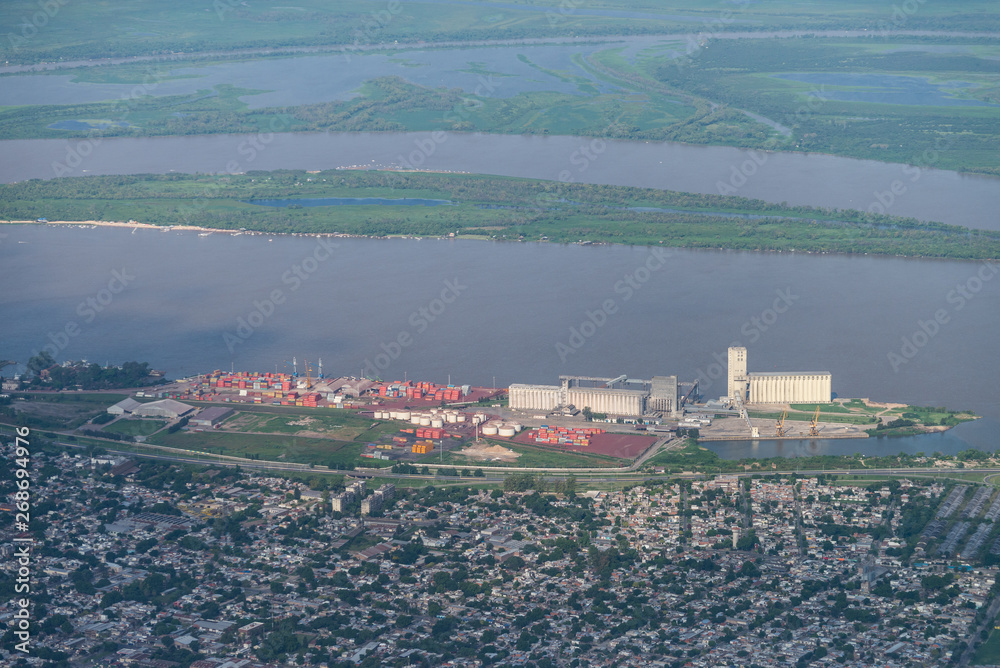Aerial image showing the industrial zone and port of Rosario, part of the areas Villa Manuelita and Gral Jose de San Martin