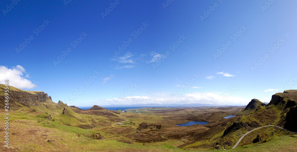 Panoramabild des Quiraing auf der Insel Skye in Schottland Panoramabild des Quiraing auf der Insel Skye in Schottland