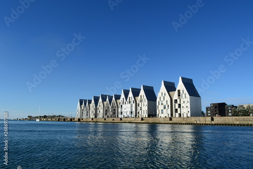 Obraz na plátně Modern building in Dunkerque - Dunkirk