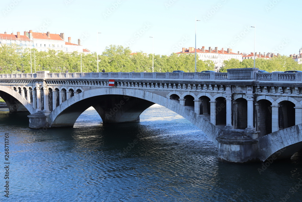 Lyon - Le Pont Wilson sur le fleuve Rhône construit en 1916
