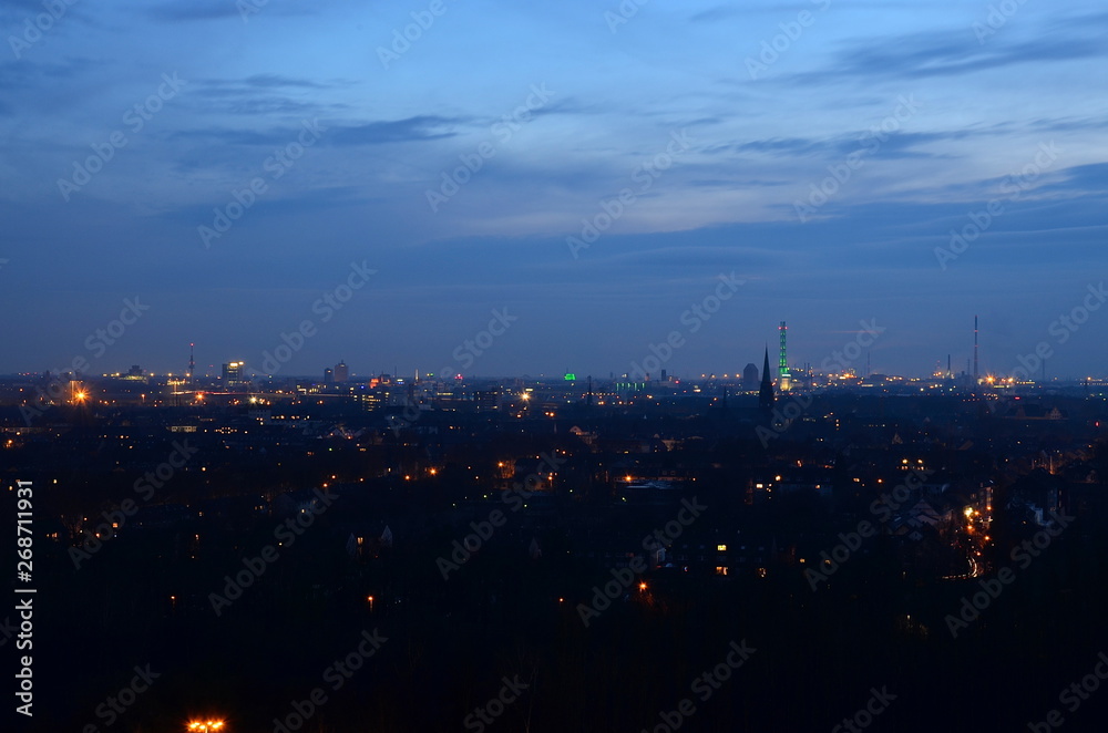 Blick über Duisburg, Abenddämmerung