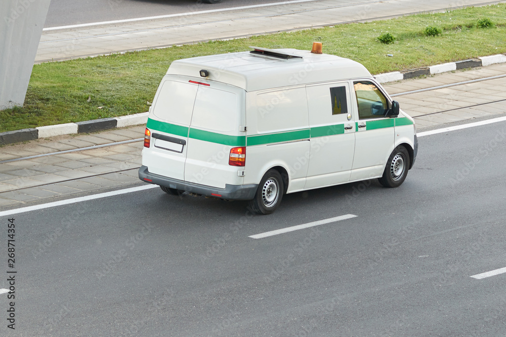 Machine for transportation of money and valuables Machine for transportation of money and valuables