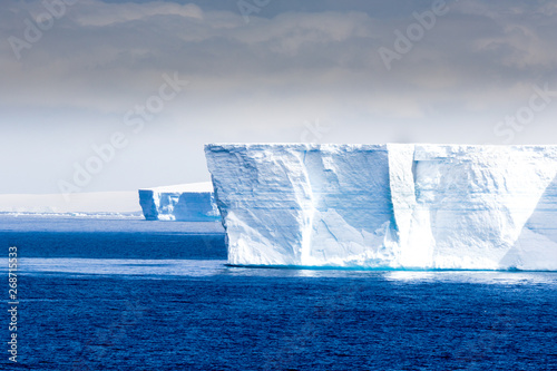 Tafeleisberg ,tabular iceberg