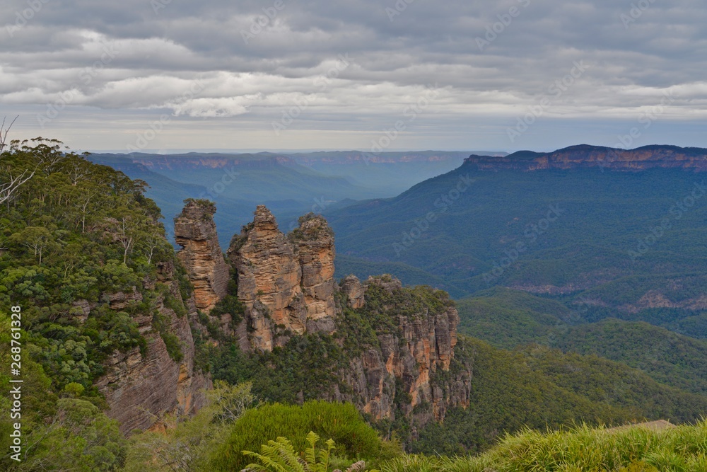 Fototapeta premium The Three Sisters, Blue Mountain, Australia