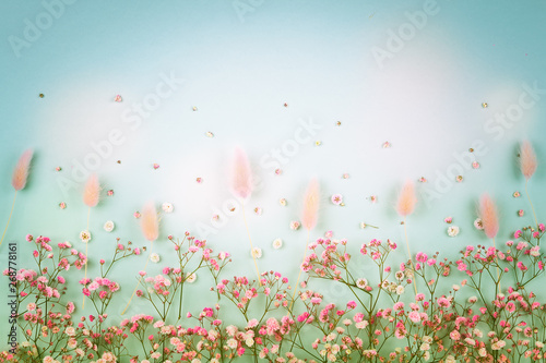Fototapeta Naklejka Na Ścianę i Meble -  Floral composition with spring flowers for Easter