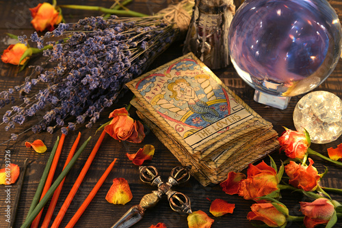 Canvas-taulu Tarot cards with magic crystal ball, candles and lavender flowers