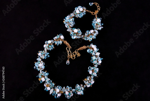 A Sapfirinovy necklace with a bracelet in a set