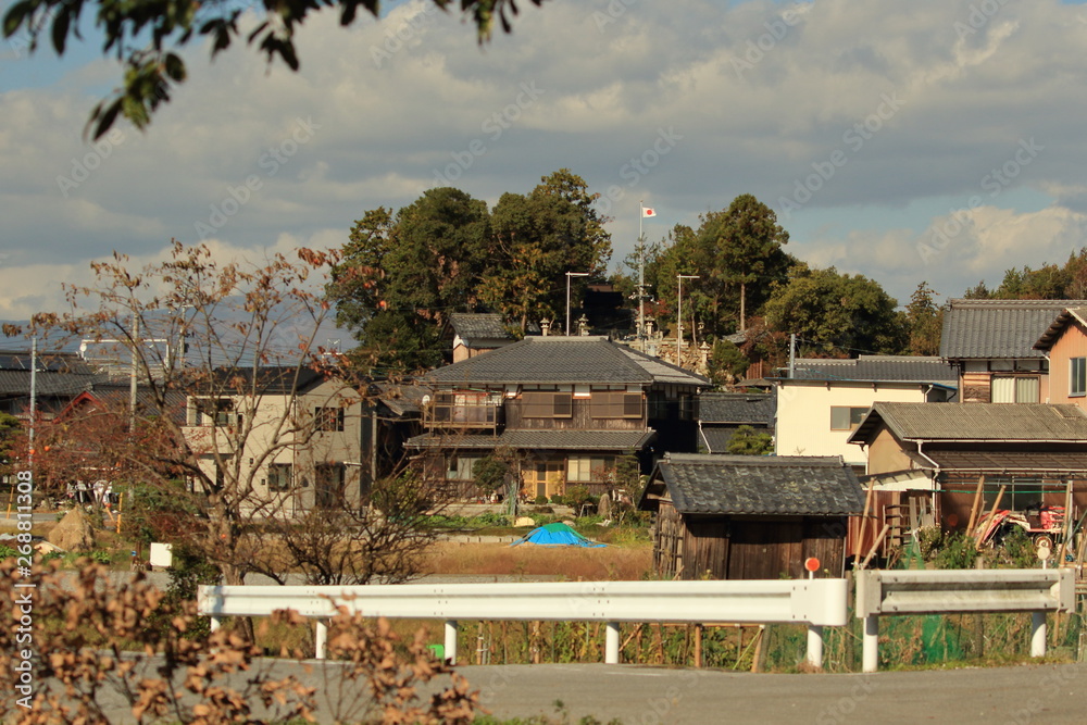 日本国旗が掲げられた田舎の町の風景 Stock 写真 Adobe Stock