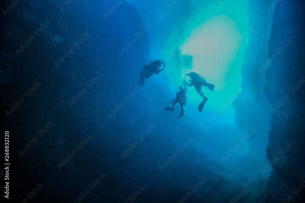 Mergulho na Lagoa Misteriosa Mergulho na Lagoa Misteriosa