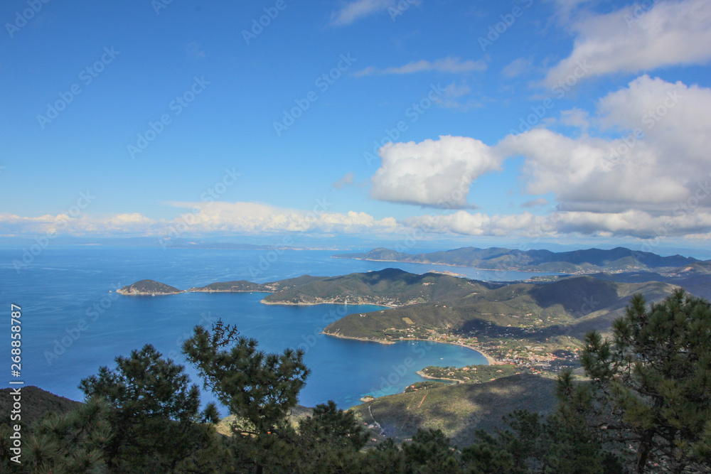 Isola d'Elba, veduta aerea della costa settentrionale. Toscana, Italia Isola d'Elba, veduta aerea della costa settentrionale. Toscana, Italia