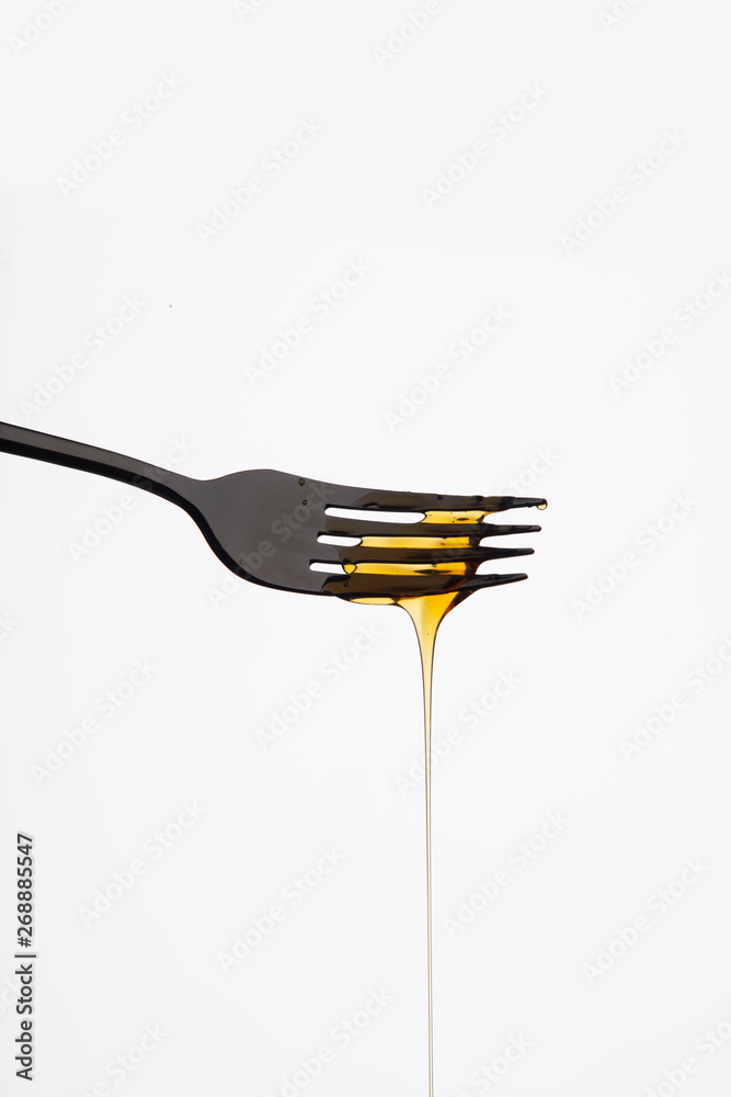 Couverts, argenterie, ustensiles et miel, studio Couverts, argenterie, ustensiles et miel, studio