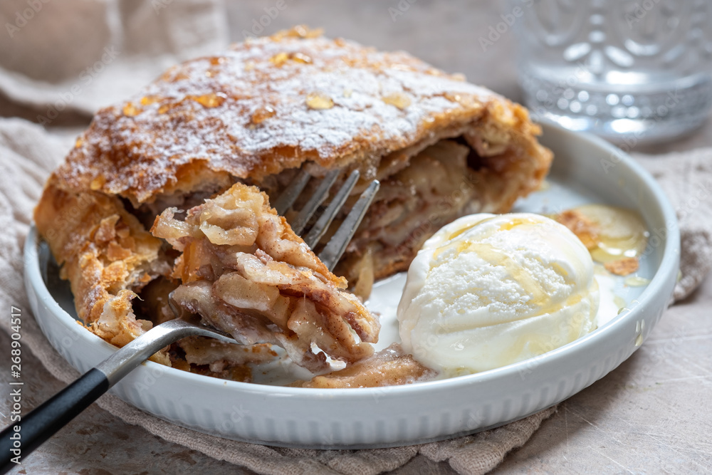Sweet apple strudel with vanilla ice cream Sweet apple strudel with vanilla ice cream