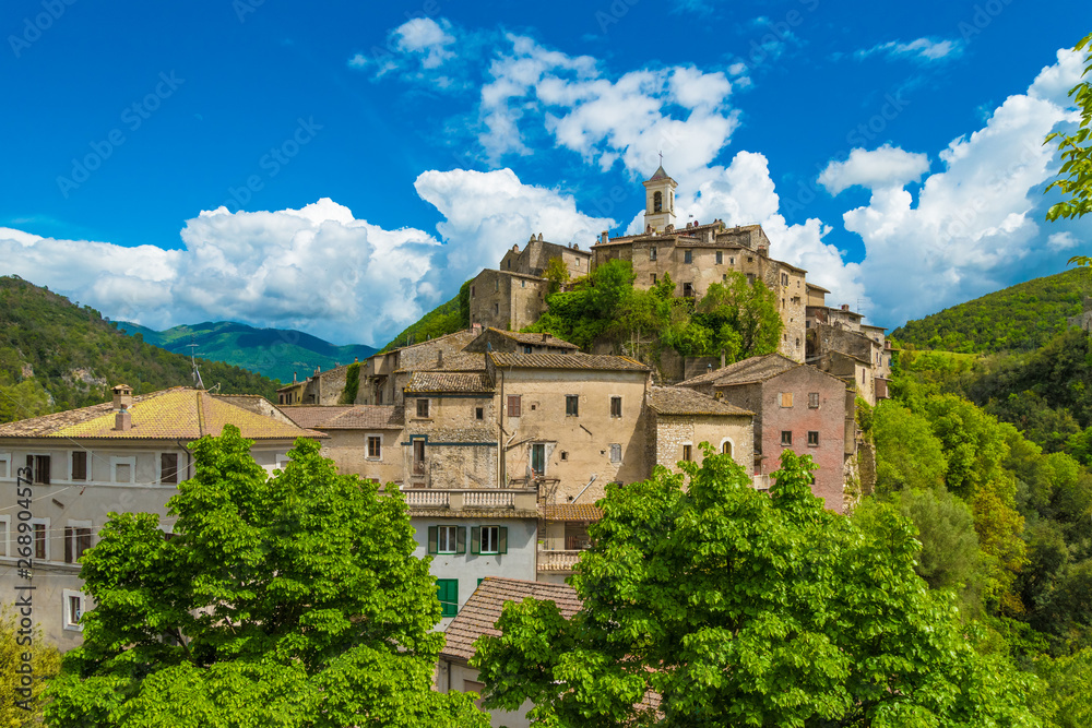 Fototapeta premium Rocchette, Torri in Sabina (Italy) - A little uninhabited medieval village in the heart of the Sabina, Lazio region, during the spring