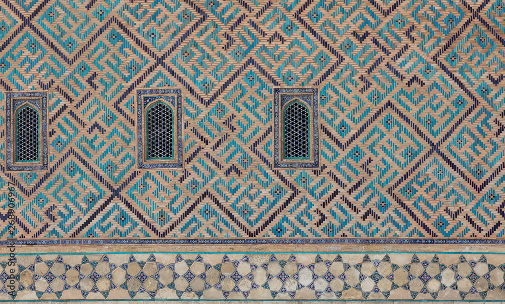 Obraz premium ancient wall of a mosque of mosaic tiles
