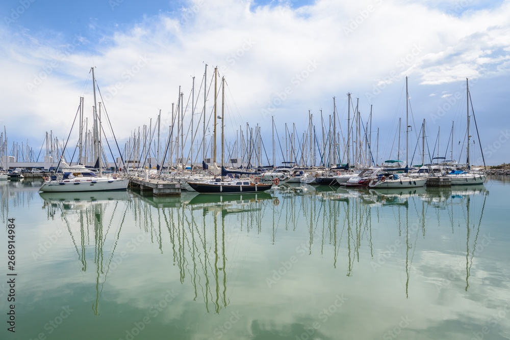 Embarcaciones de recreo en el puerto, Port Ginesta de Sitges, Cataluña