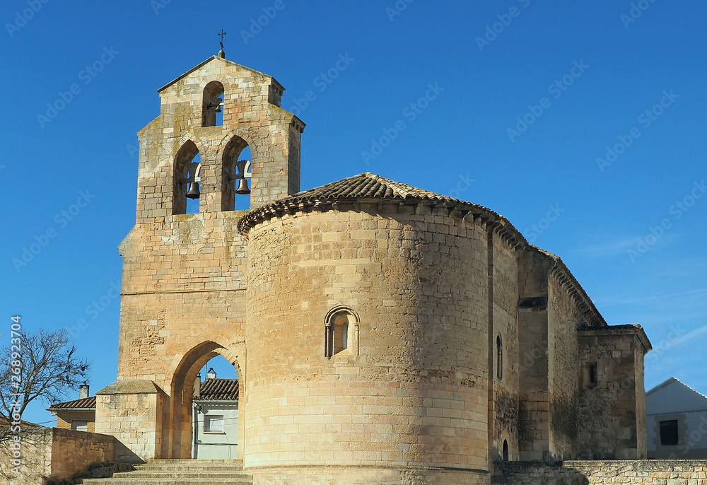 Church of the Nativity of Our Lady in the town of Arcas, in Cuenca, Spain. Romanesque cover with five archivolts. 13th century.