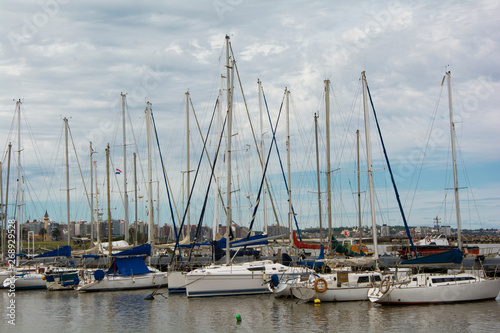 Barcos en Puerto del Buceo, Uruguay
