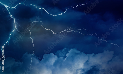 Quadro su tela a lightning storm and clouds