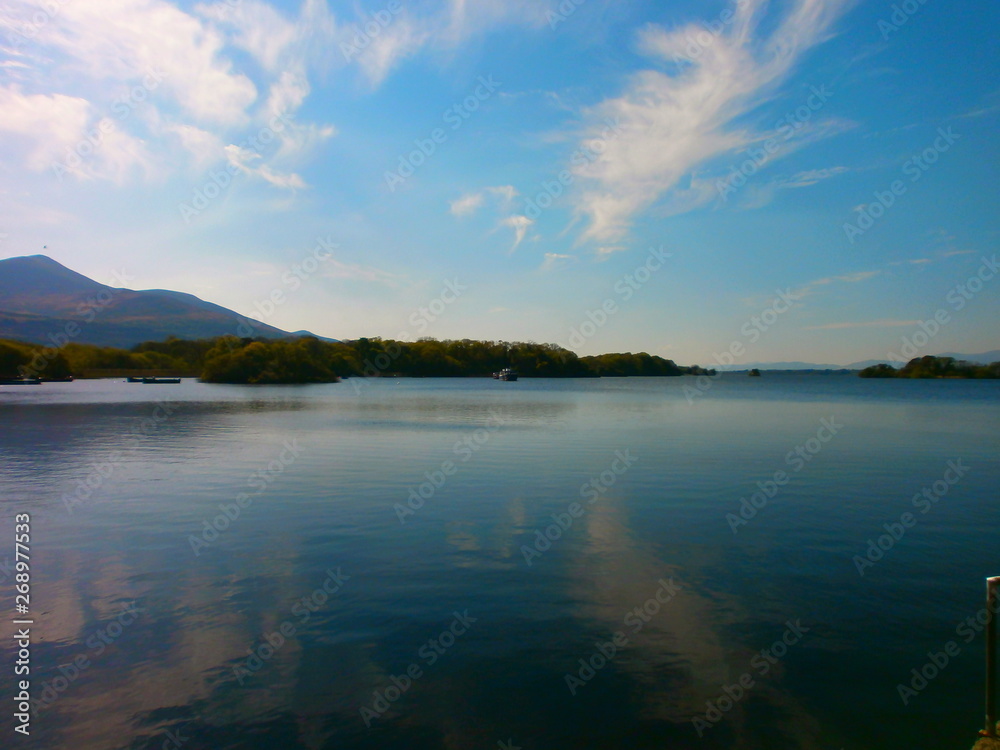 Un magnifique lac en Irlande