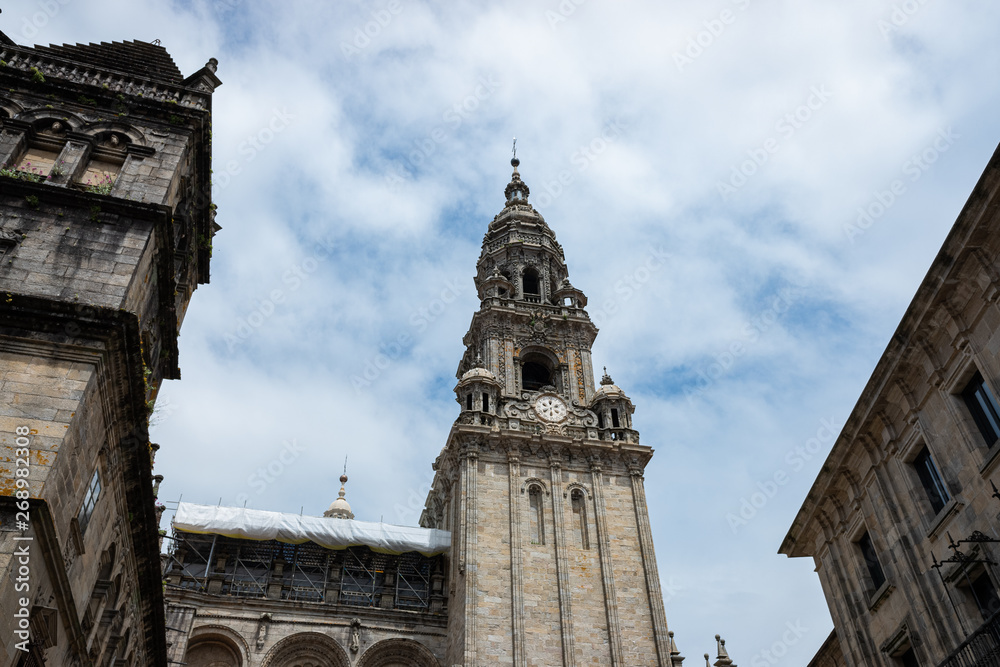 Torre de la Berenguela un dia nublado, Catedral de Santiago de Compostela. Galicia, España.