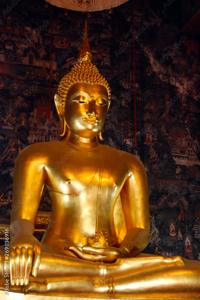 Fototapeta premium Statue at temple of the emerald Buddha in Bangkok