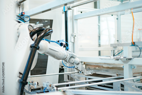 фотографія New cutting edge robot equipment in modern research laboratory
