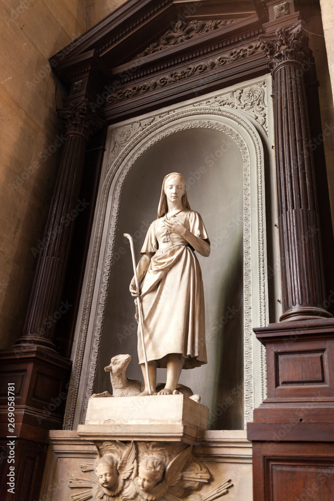 Fototapeta premium statue of virgin mary