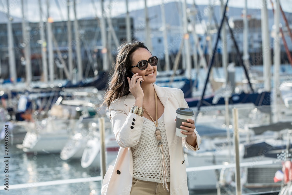 Fototapeta premium Executive talking on the phone