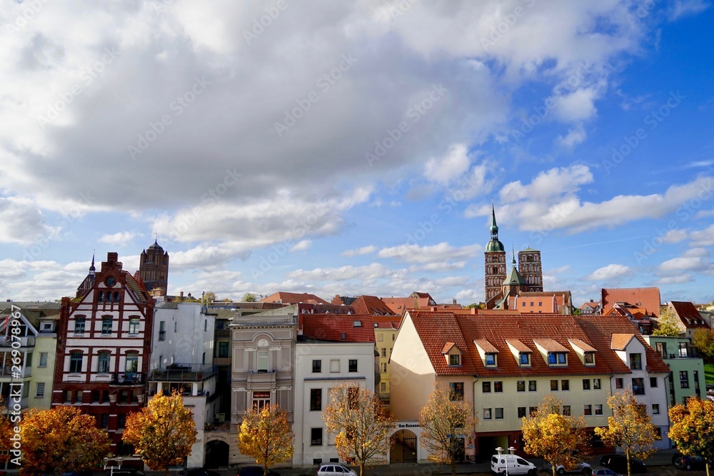 Die Altstadt von Stralsund im Sonnenlicht Die Altstadt von Stralsund im Sonnenlicht