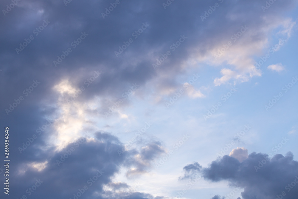 Obraz premium wolken am blauen Himmel Regen meteorologie