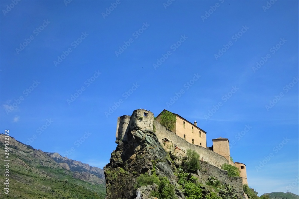 Ancien Chateaux mediéval sur L'ile de Corse.