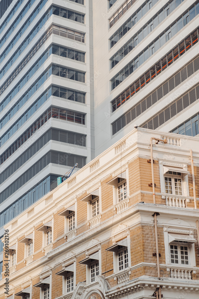 Fototapeta premium Mumbai, India - January 2016: Contrast in architecture in modern Mumbai