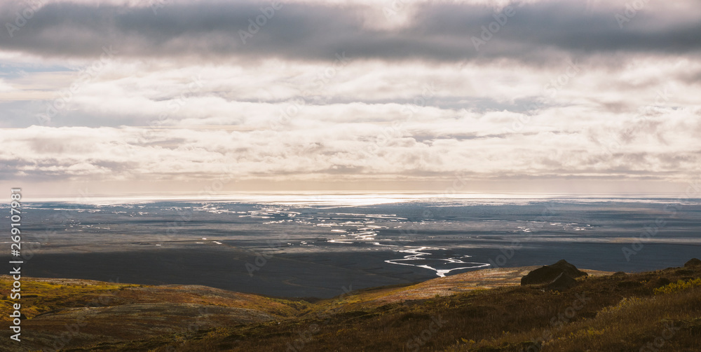 Beautiful panoramic photos of Icelandic landscapes that transmit beauty and tranquility.