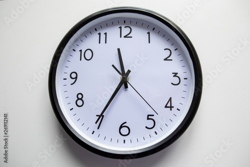 Round office clock