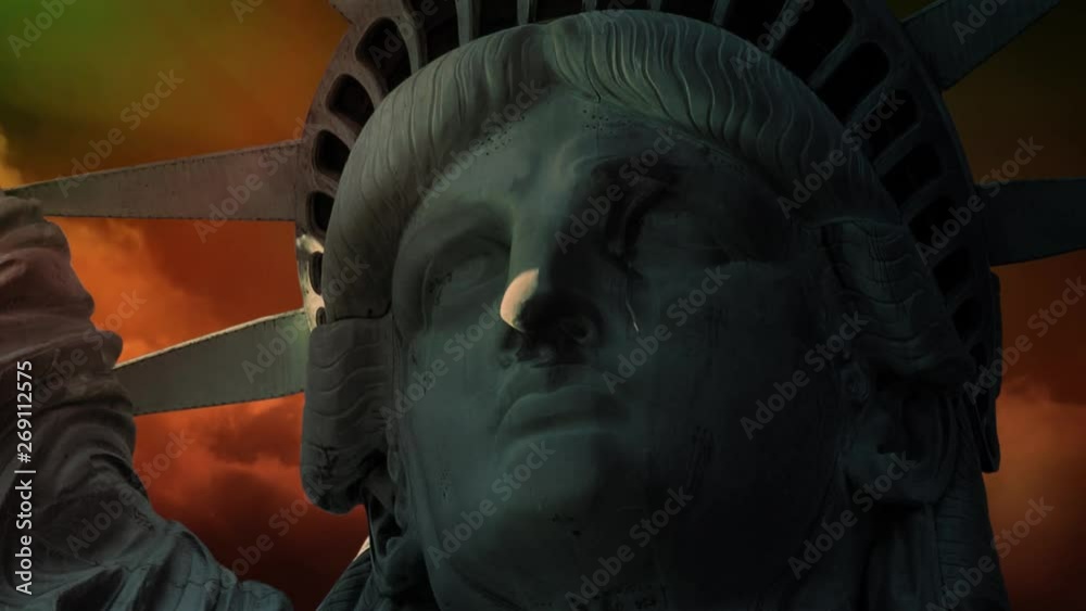 Vidéo Stock Statue of Liberty Close with Tear 4K Loop features a close