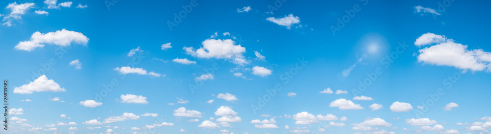 Obraz premium Panorama blue sky with sun and cloud background.