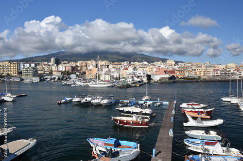 Φωτογραφία The town of Torre del Greco in southern Italy