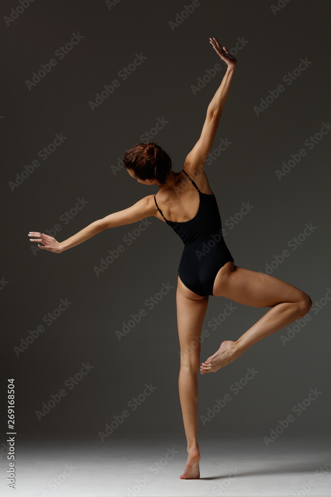 the modern ballet dancer dancing 