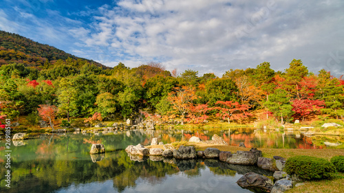 秋の天龍寺　曹源池庭園の紅葉 © segawa7