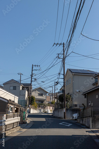 神奈川県 横須賀の海と住宅地 © moronobu