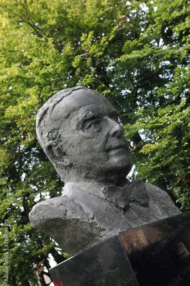 Statue of Roel Reijntjes Beilen Netherlands