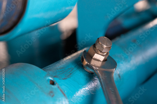 ์Nut wrench close pressure port