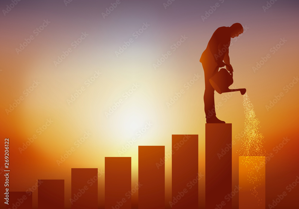 Concept de l’évolution de carrière et de la progression sur l’échelle sociale avec un homme qui grimpe petit à petit, un escalier en arrosant la marche suivante pour lui permettre d’atteindre la place