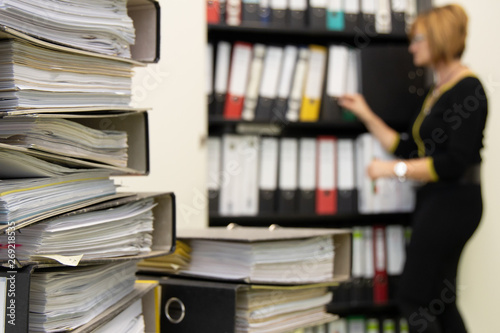 Bürokratie Büro Chaos Akten Finanzamt