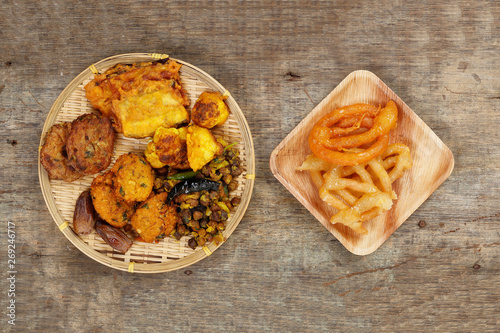 iftar set Piaju pakora beguni black chickpeas ghugni potato chop dates snack fried food