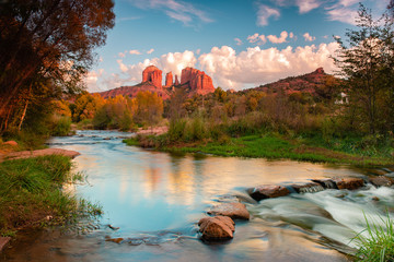 Fototapete Arizona Cathedral Rock bei Red Rock Crossing  © Leilani