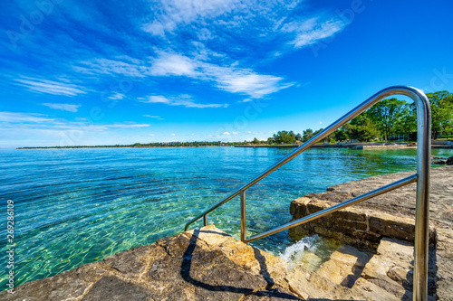 Fototapeta Naklejka Na Ścianę i Meble -  Adriaküste bei Porec, Istrien, Kroatien