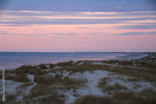 Sonnenuntergang   ber der Nordsee Henne Strand D  nemark