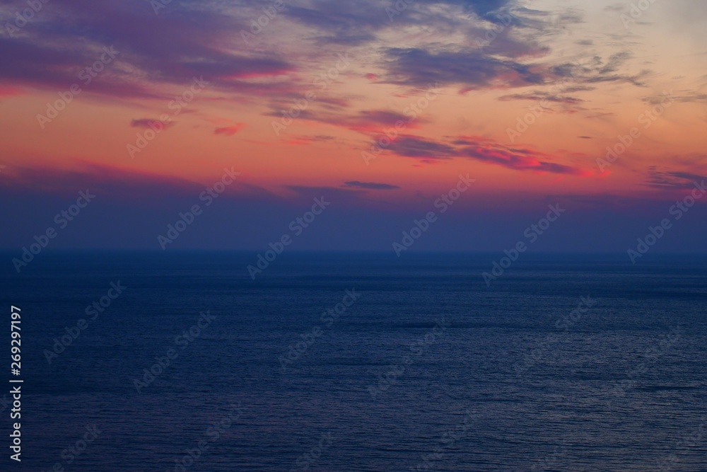 Закат на фоне моря