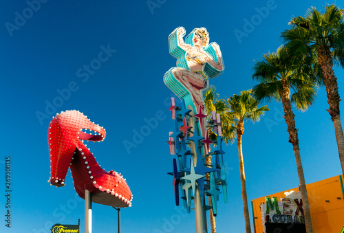 Картината върху платно The Ruby Slipper on Fremont Street, Las Vegas, Nevada